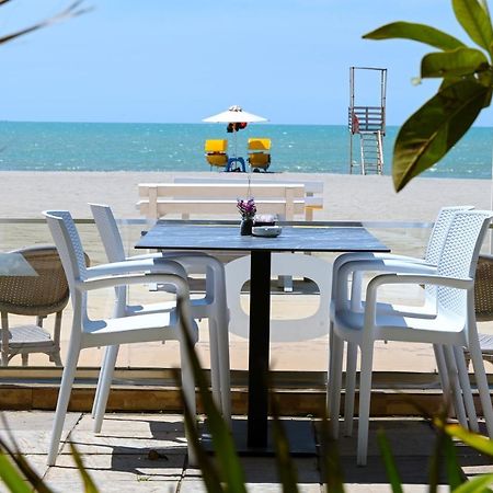 Hotel Andi Дуррес Экстерьер фото