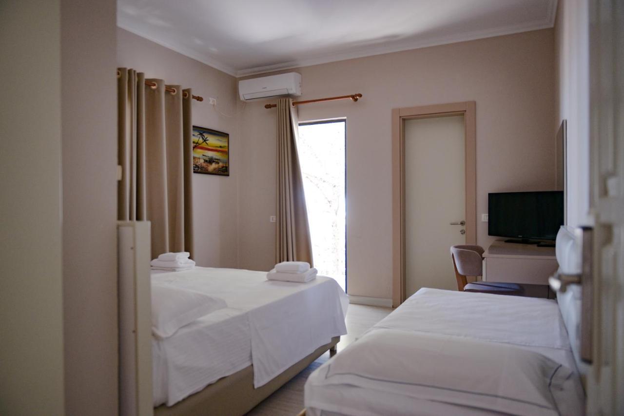 Hotel Andi Дуррес Экстерьер фото