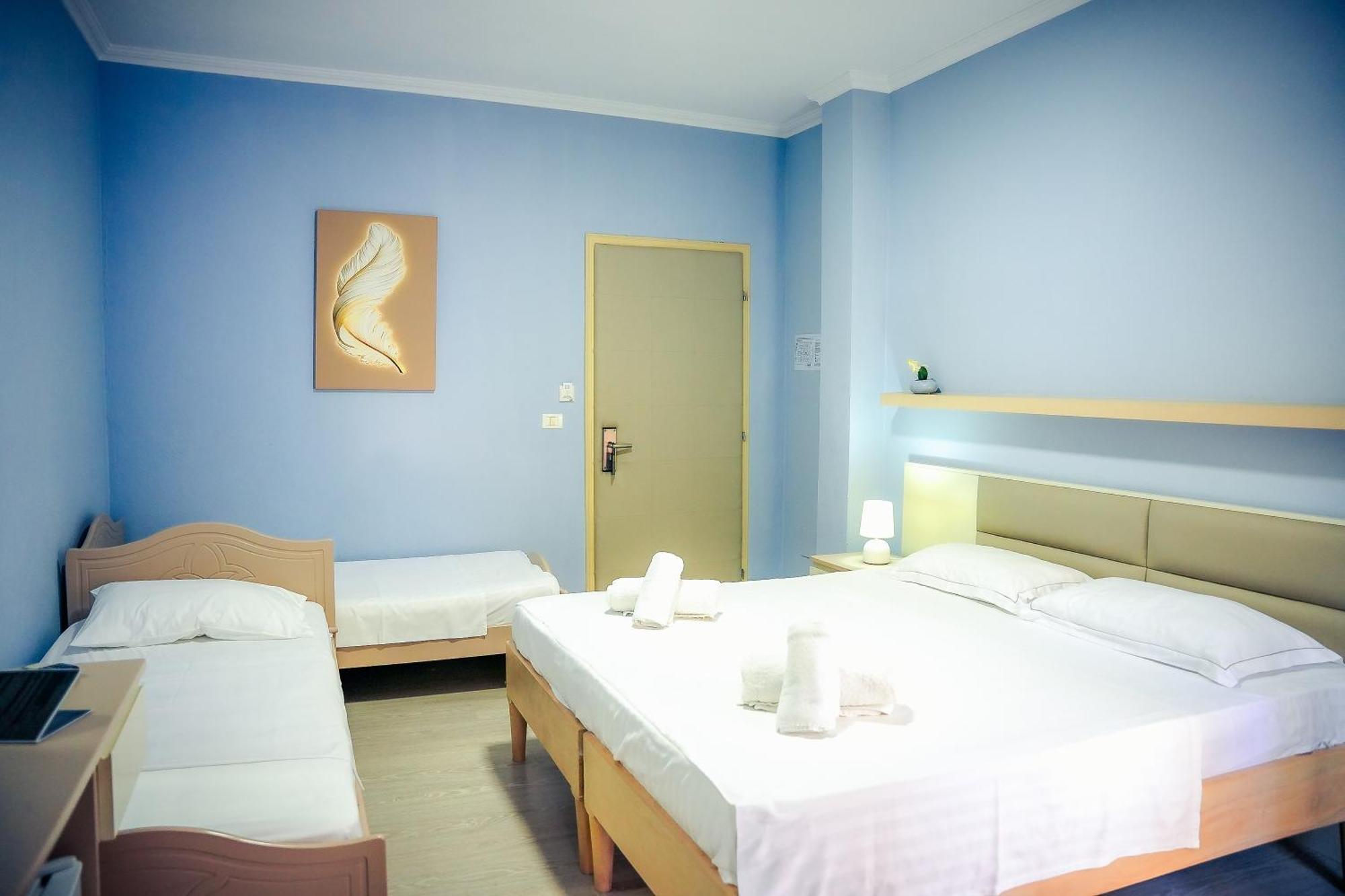 Hotel Andi Дуррес Экстерьер фото