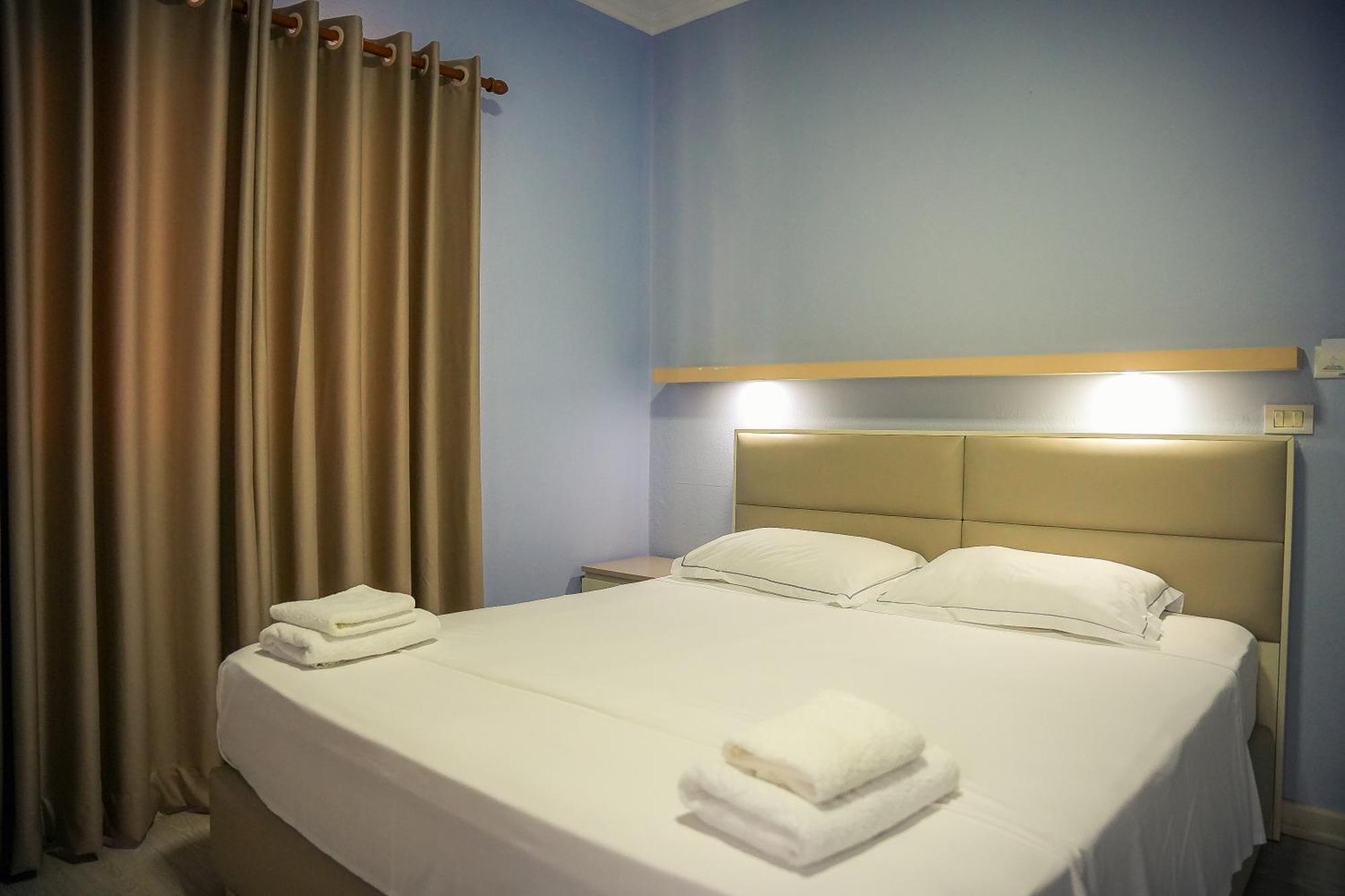 Hotel Andi Дуррес Экстерьер фото