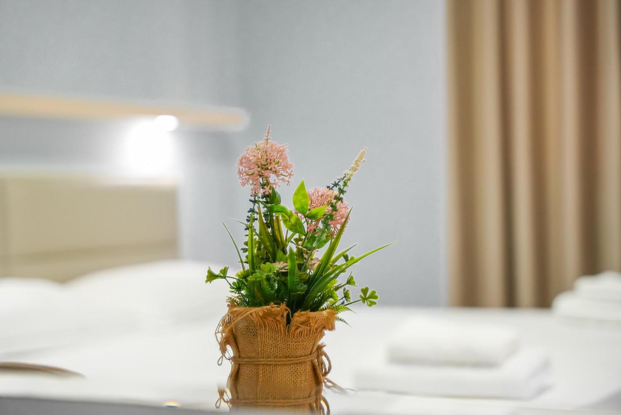 Hotel Andi Дуррес Экстерьер фото