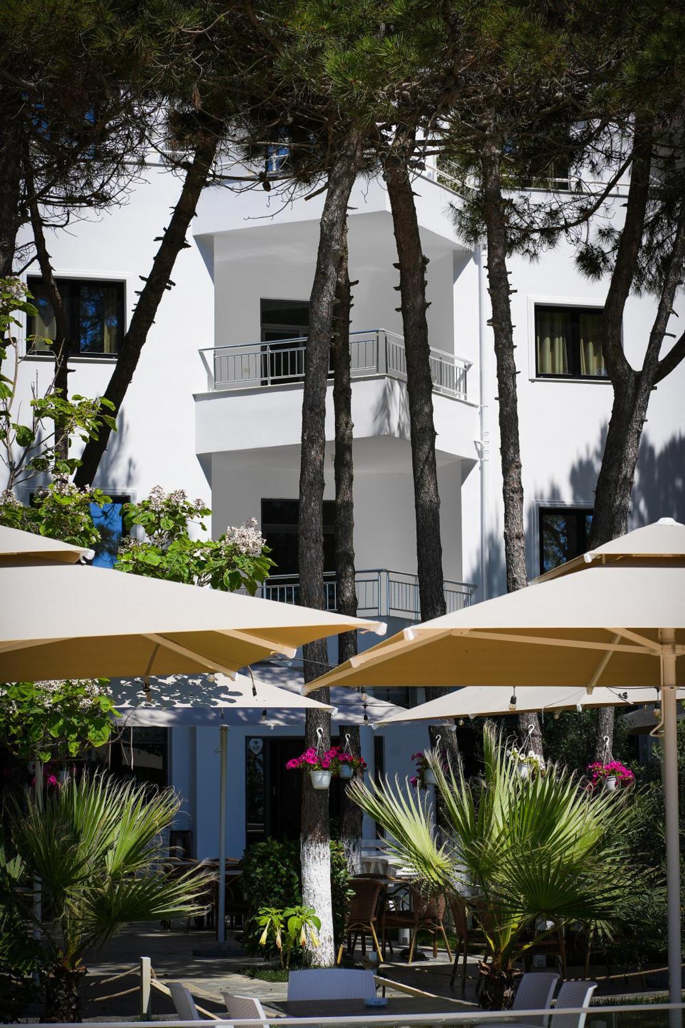 Hotel Andi Дуррес Экстерьер фото